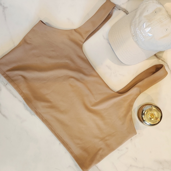 Body Contour Cropped Square Neck Tank - Picture 1 of 9